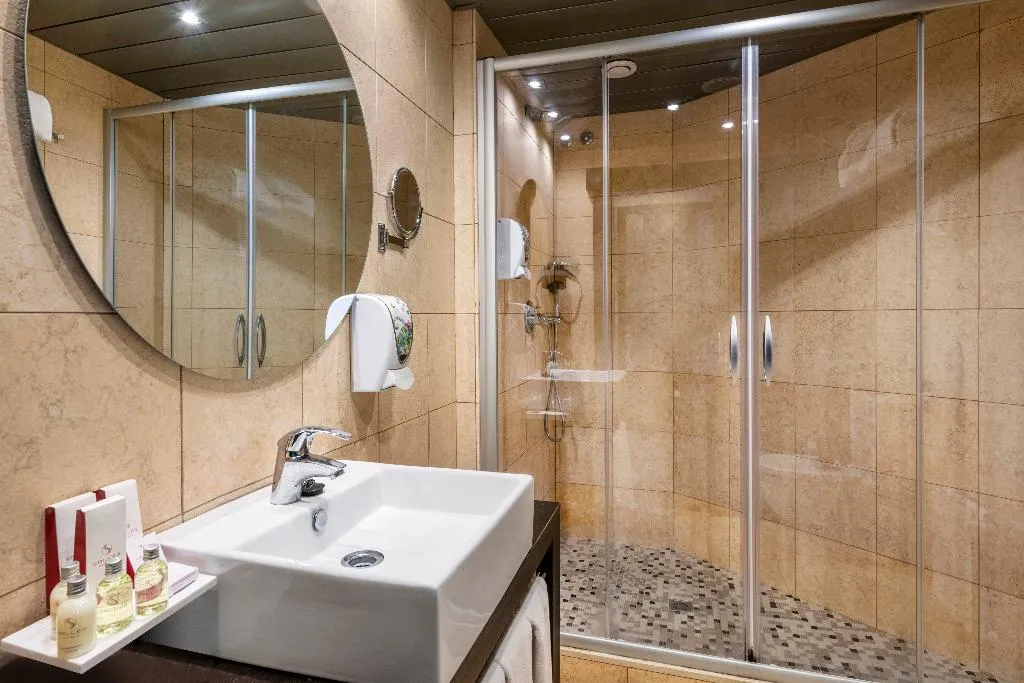 DOUBLE SINGLE USE STANDARD Room, Salles Hotel Aeroport de Girona, Costa Brava