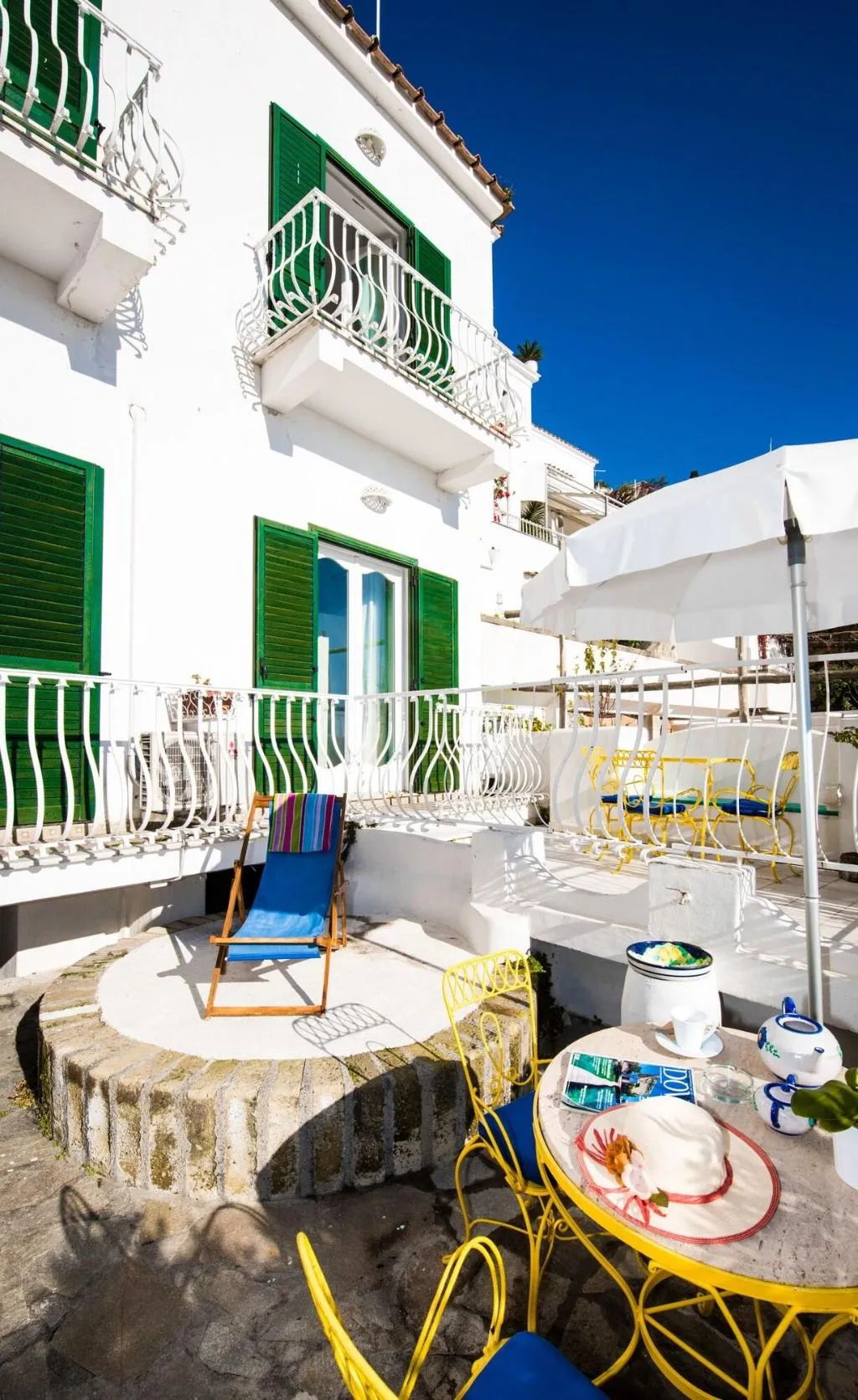 Terrace, Hotel Villa Delle Palme, Naples