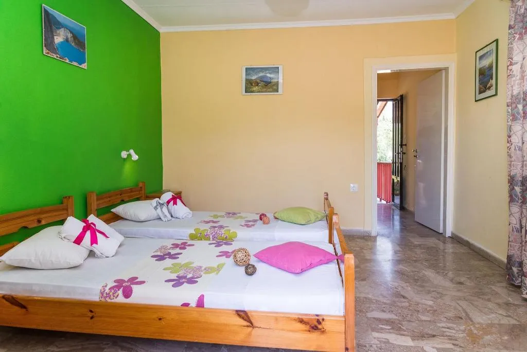 Room, Roussa's Studios and Apartments, Zante