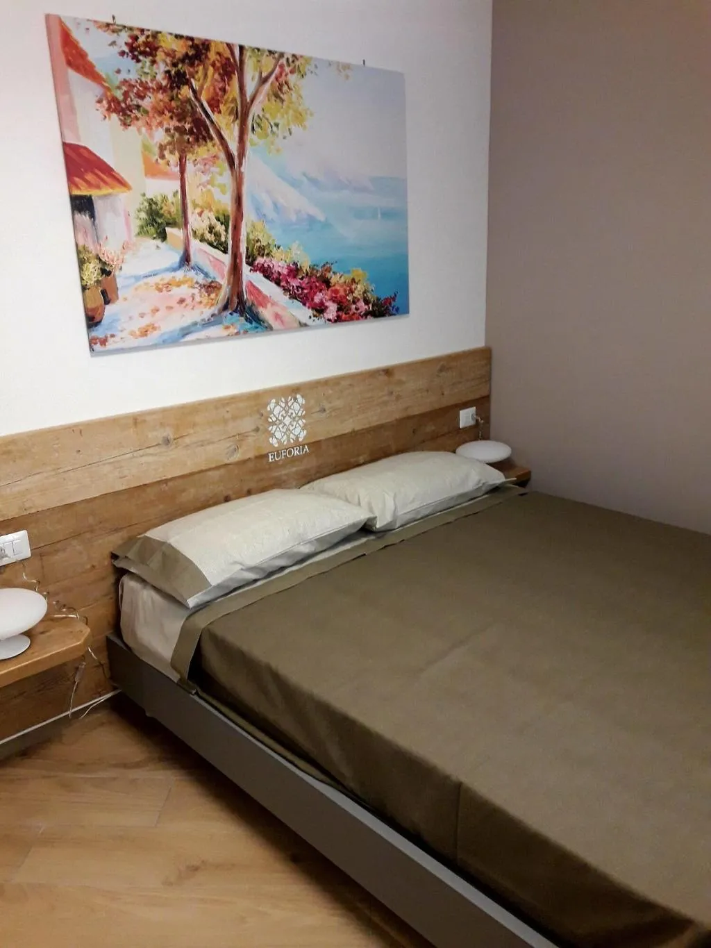 Room, Euforia Napoli, Naples