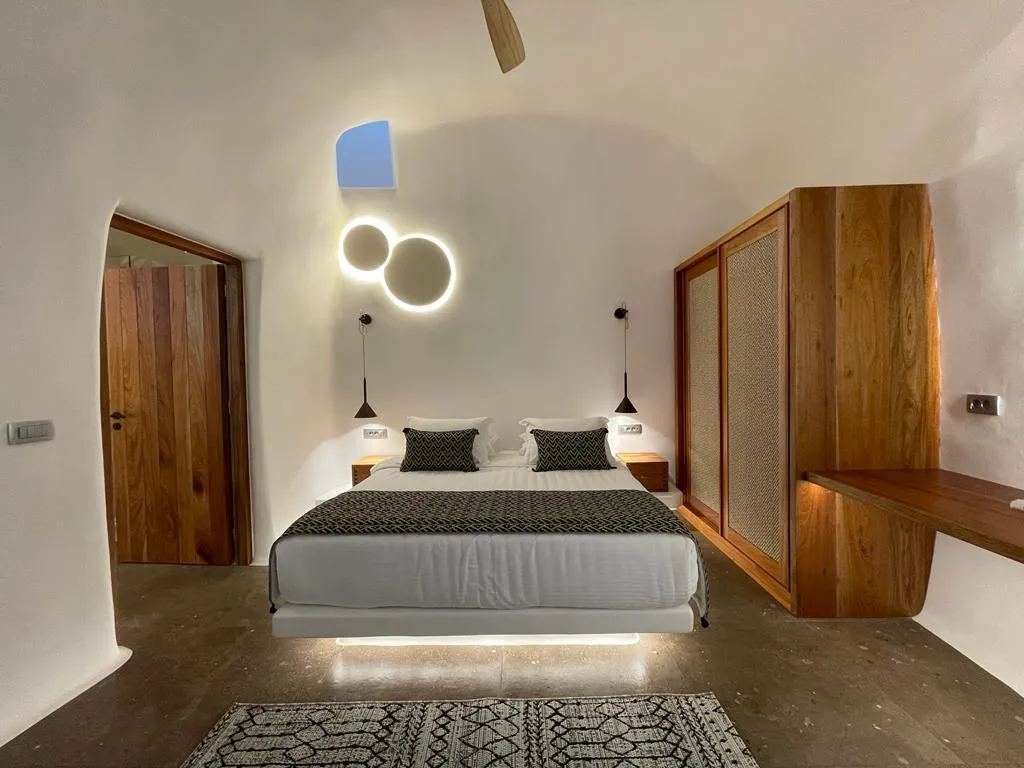 SUITE WITH VIEWS Room, Victoria Caves, Santorini