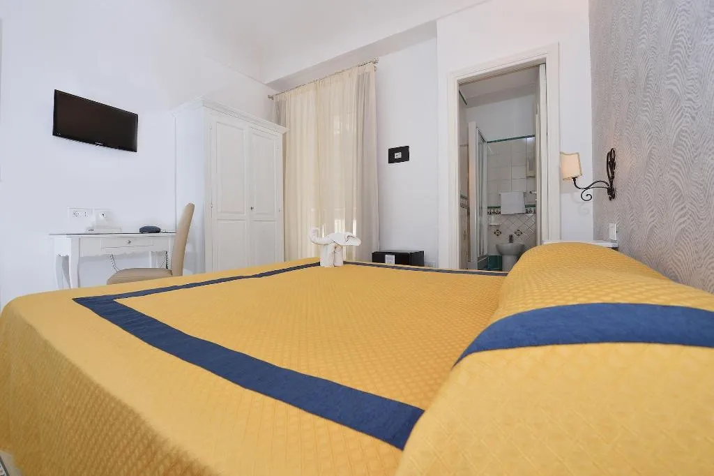Room, Hotel Settebello, Naples