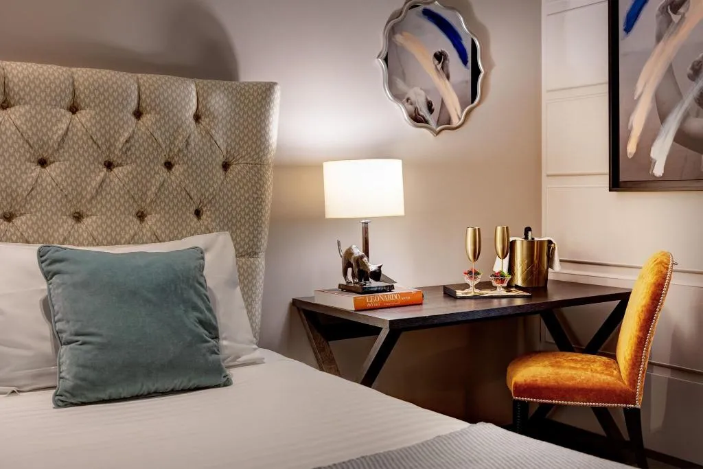 SUITE DELUXE KING BED Room, Singer Palace Hotel, Rome