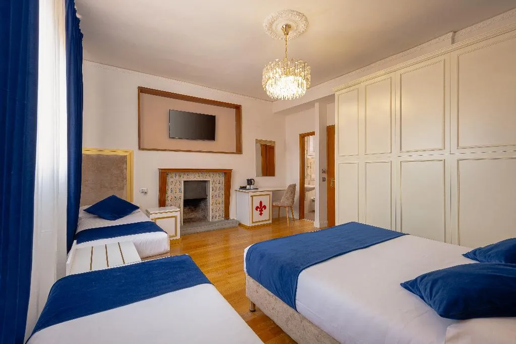 QUADRUPLE ONE BEDROOM ONE BATHROOM Room, Annabella Hotel Roof Terrace, Florence