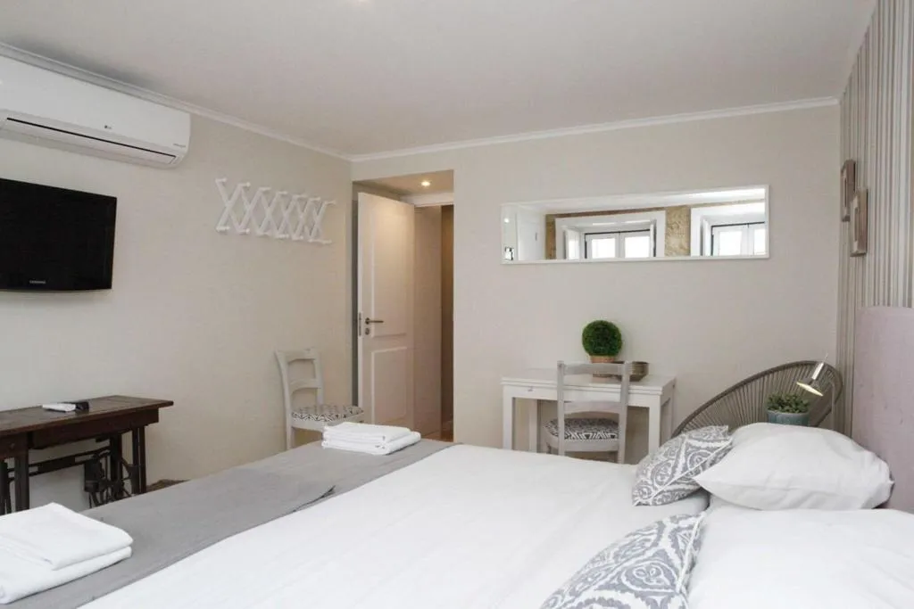 Room, Flores Guest House, Lisbon