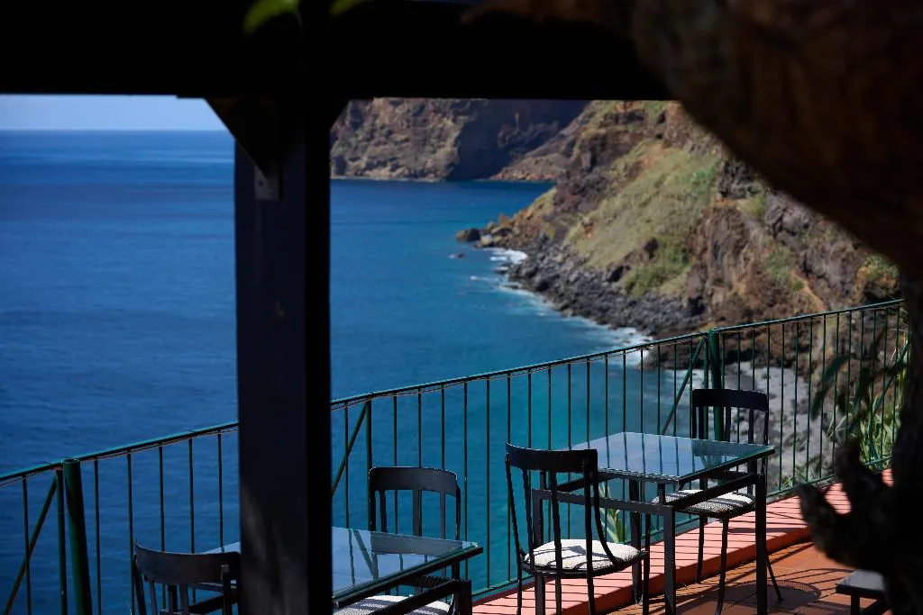 Terrace, Inn & Art Hotel Gallery, Madeira