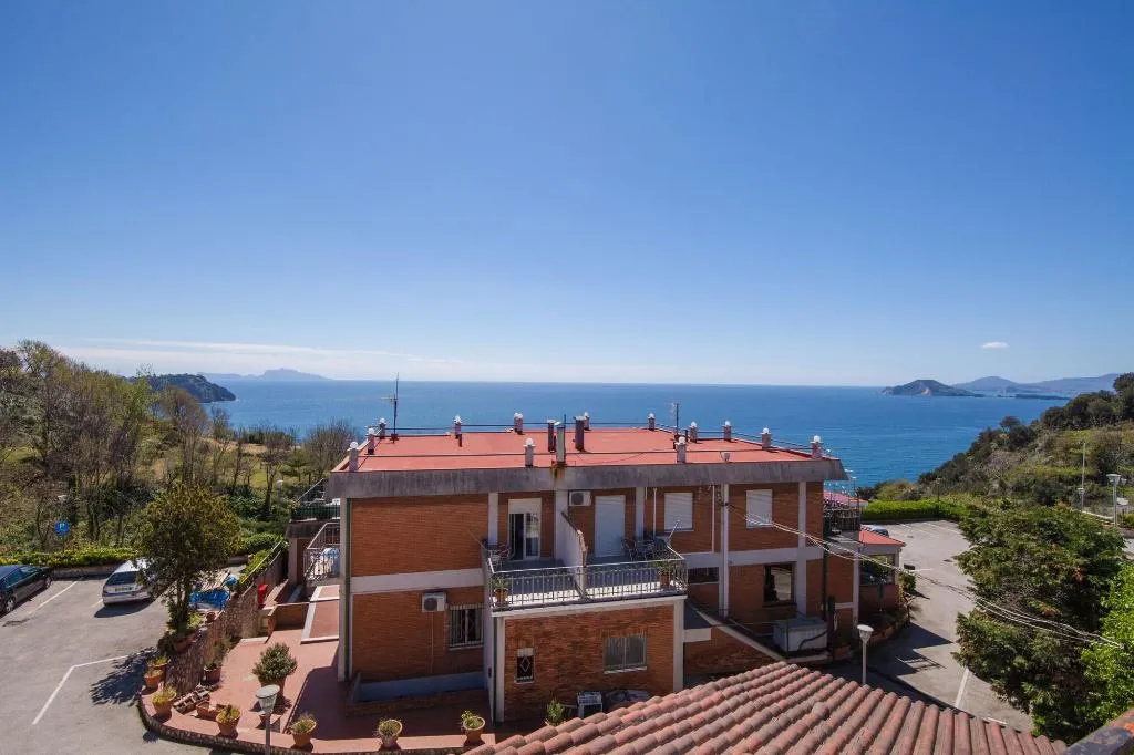 General view, Mini Hotel, Naples