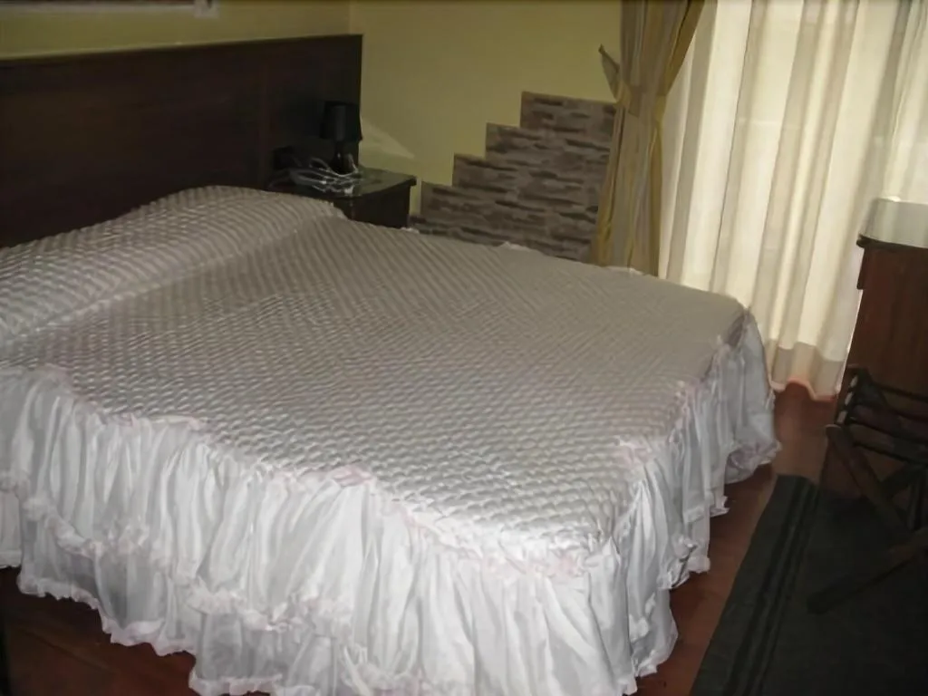 Room, Pensione Enea, Naples