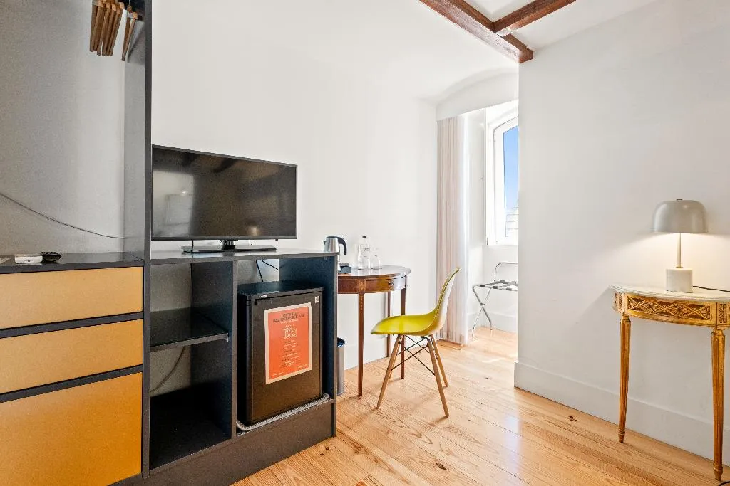 DOUBLE ONE BEDROOM ONE BATHROOM Room, Tesouro Da Baixa By Shiadu, Lisbon