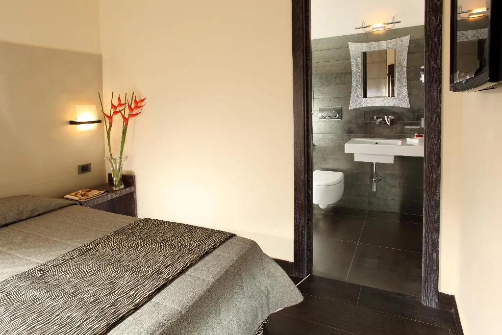 DOUBLE ANNEX Room, del Corso, Rome