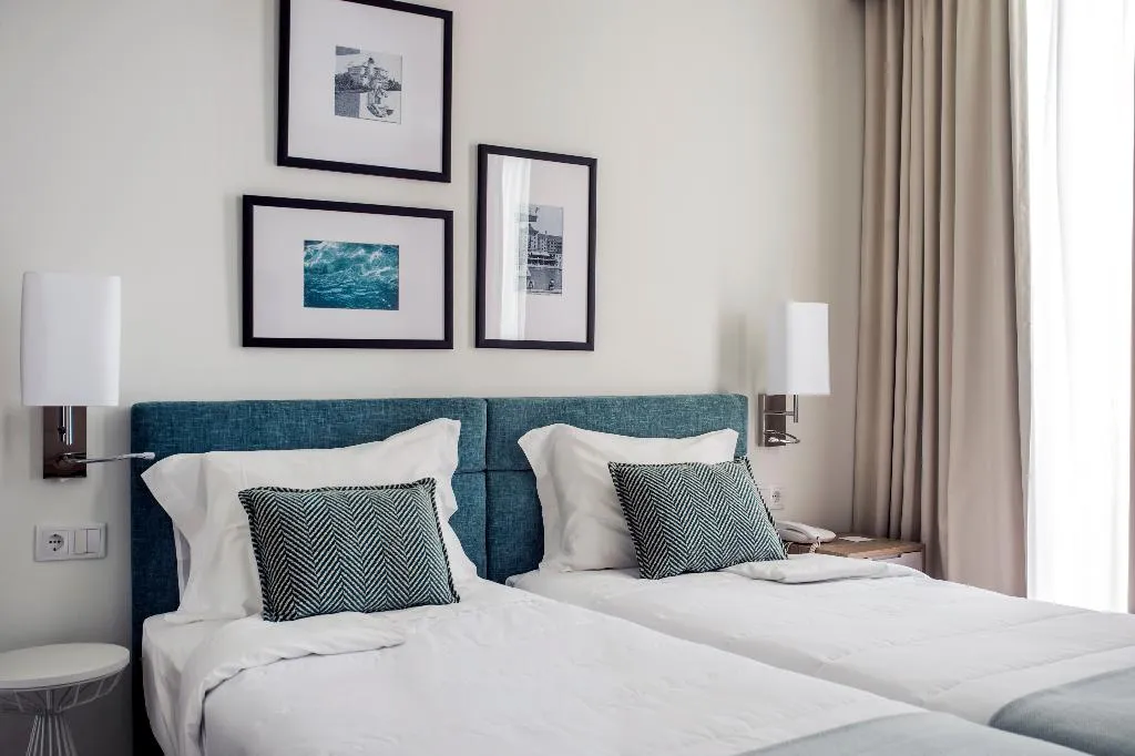 Double or Twin STANDARD Room, Grande Hotel do Luso, Porto