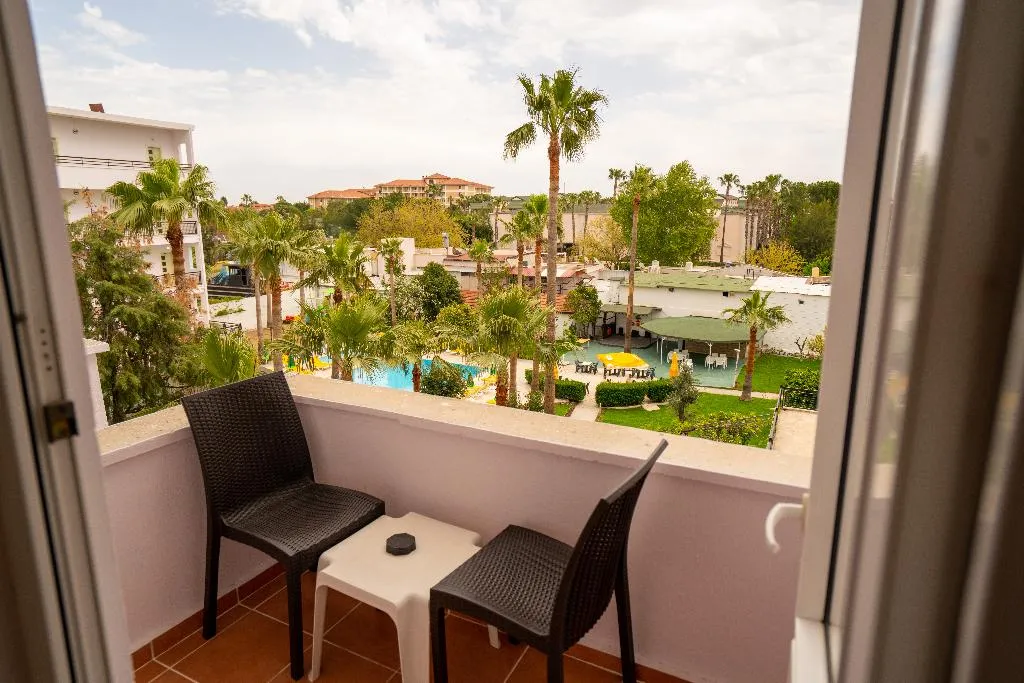 QUADRUPLE STANDARD Room, Malibu Resort Hotel, Antalya