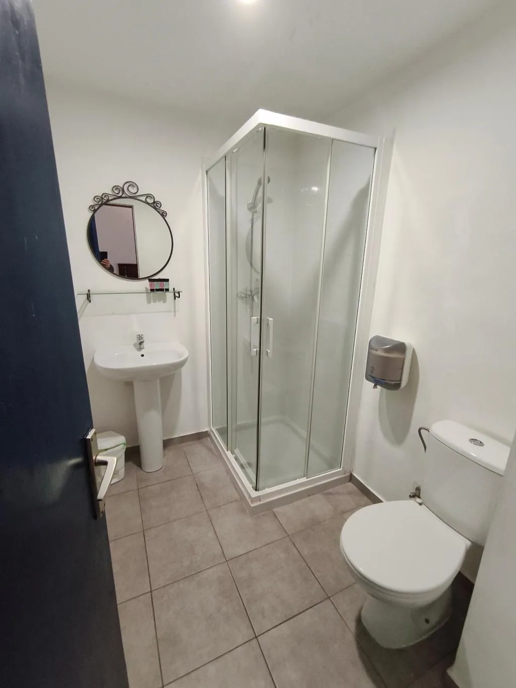 DOUBLE BASIC Room, L Hostalet De Canet, Barcelona