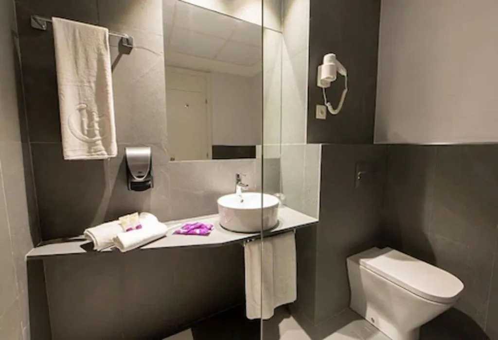 TWIN STANDARD Room, Porcel Aida, Madrid