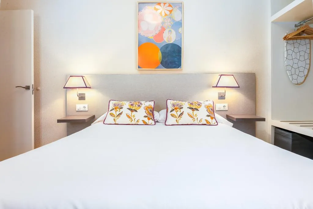APARTMENT TWO BEDROOMS Room, Smartr Sevilla Las Dueñas, Seville