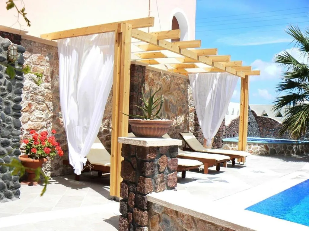 Sports and Entertainment, Atalos Suites, Santorini