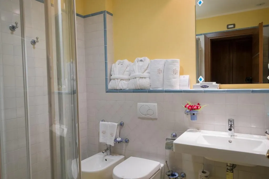 Room, Aktea, Catania
