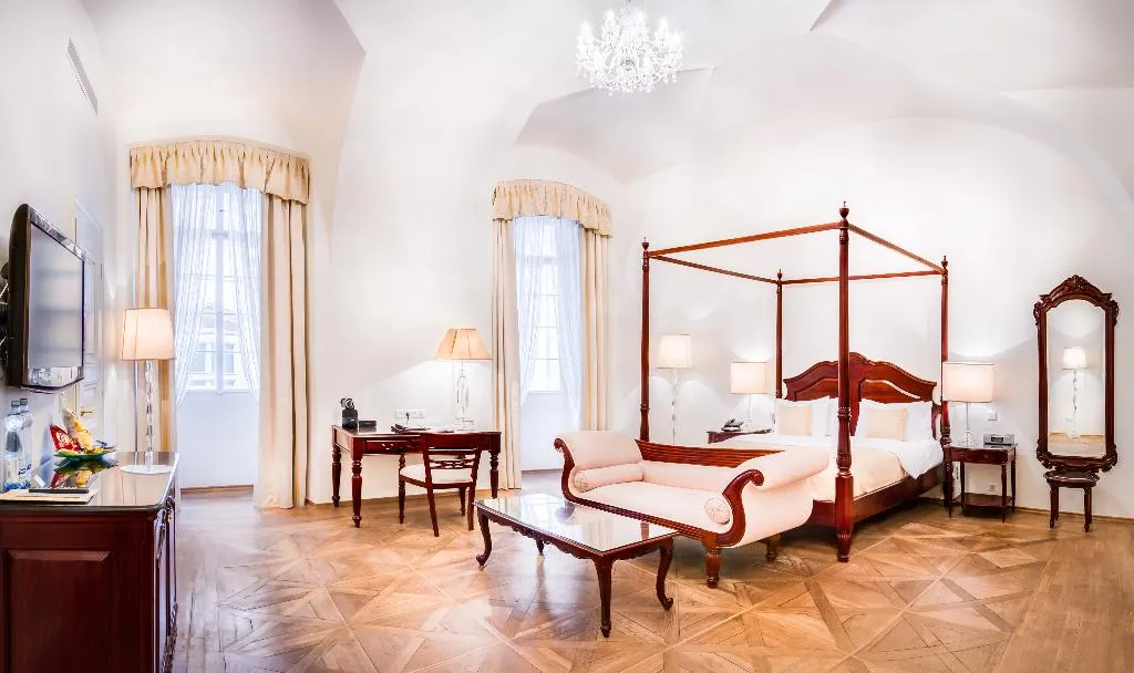 JUNIOR SUITE STANDARD Room, The Dominican, Prague