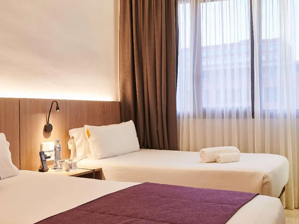 TRIPLE STANDARD Room, Mercure Barcelona Condor, Barcelona