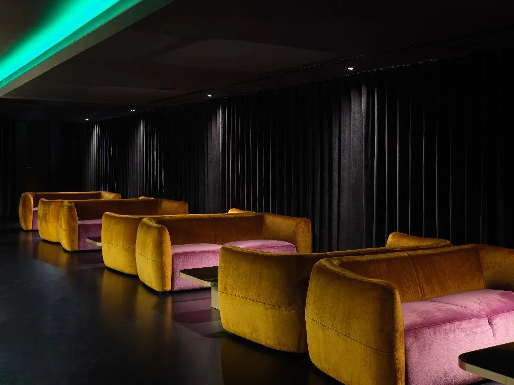 Bar, Estrel Hotel Berlin, Berlin