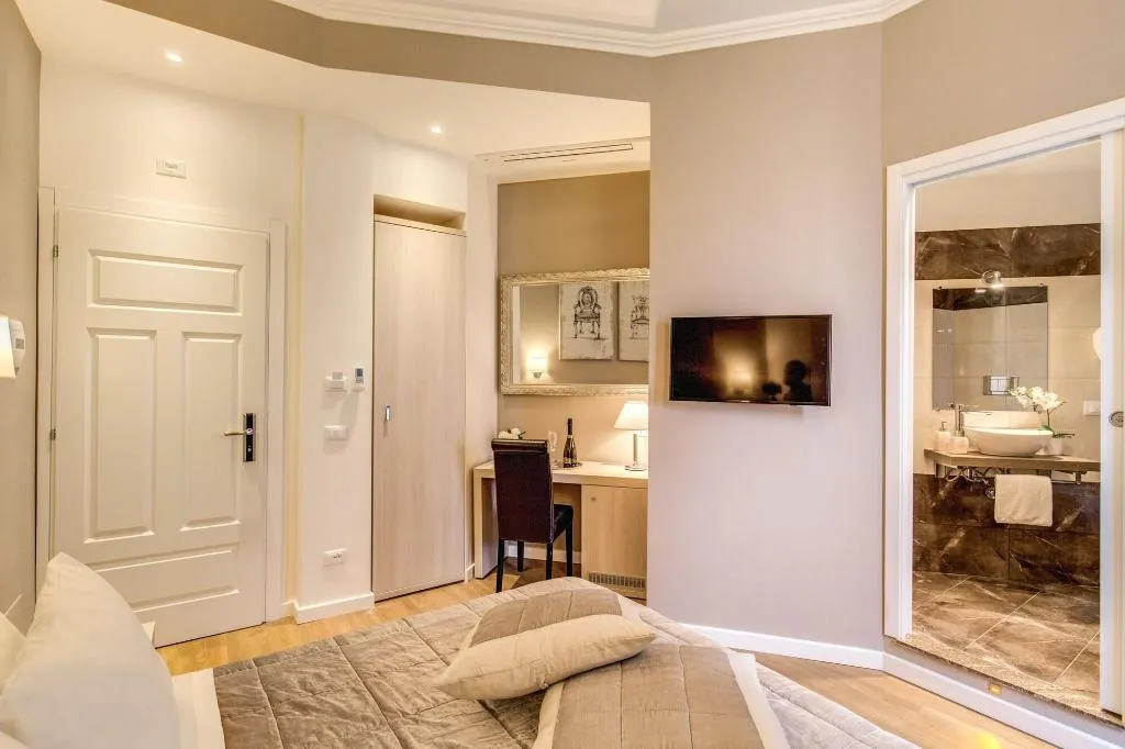 Room, The Bridge Suites, Rome