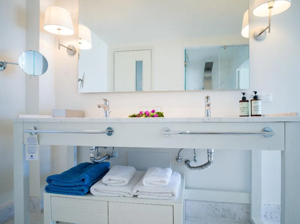 BUNGALOW PARTIAL SEA VIEW Room, Knossos Beach Bungalows & Suites, Crete