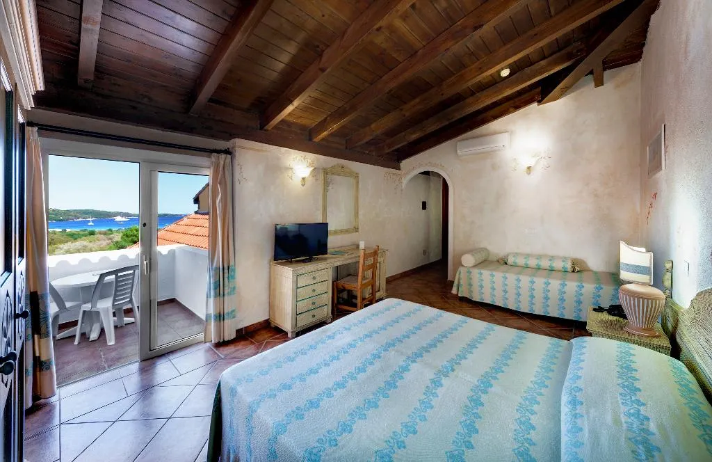 Double or Twin SEA VIEW WITH BALCONY Room, Colonna Beach Hotel Marinella, Olbia