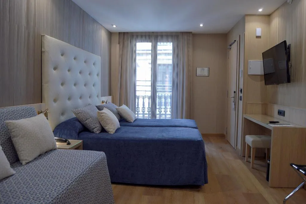 TRIPLE STANDARD Room, Rialto, Barcelona