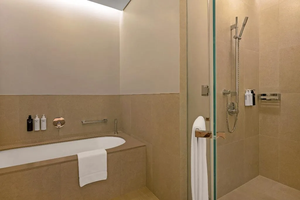 SUITE PREMIER WITH VIEWS Room, Vida Dubai Mall, Dubai