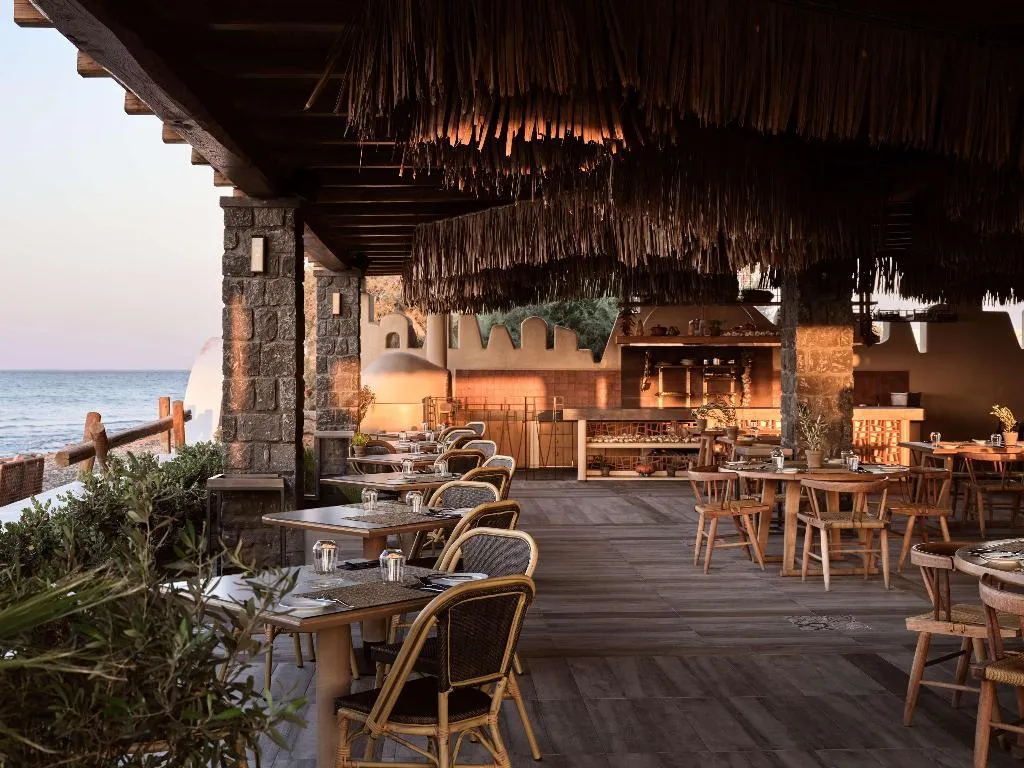 Restaurant, Sea Breeze Santorini Beach Resort, Curio Collectio, Santorini
