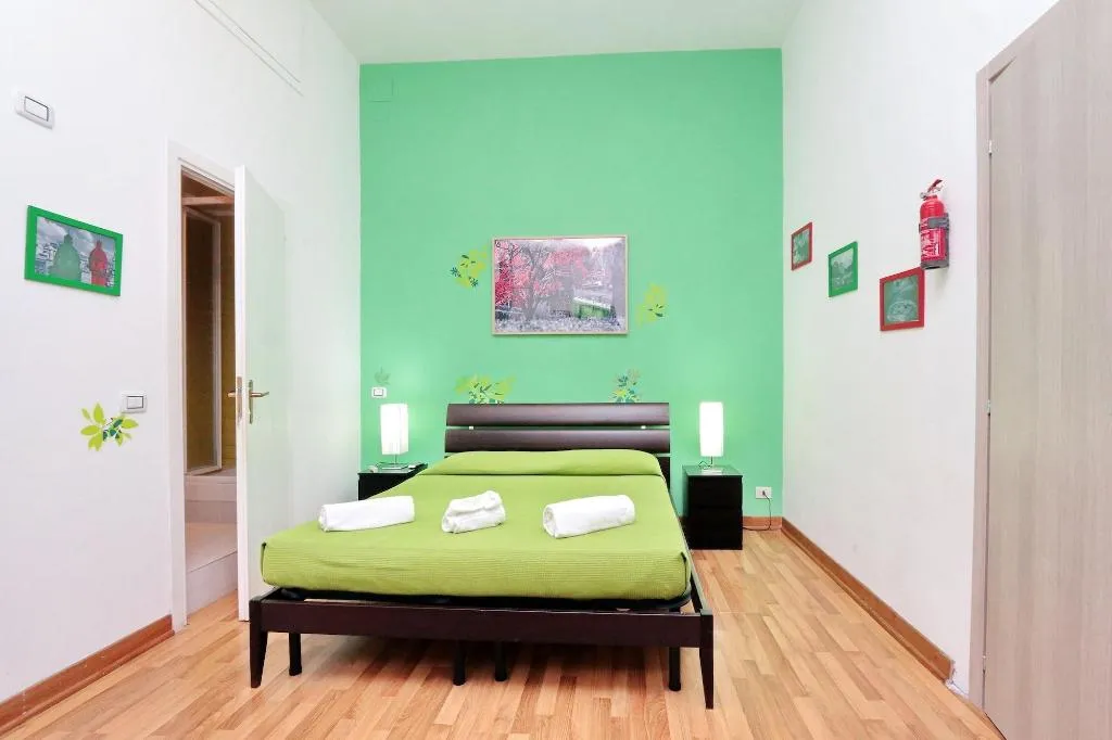 Room, Lucky Domus, Naples