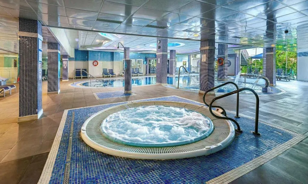 Pool, Hotel Spa Benalmádena Palace, Costa Del Sol