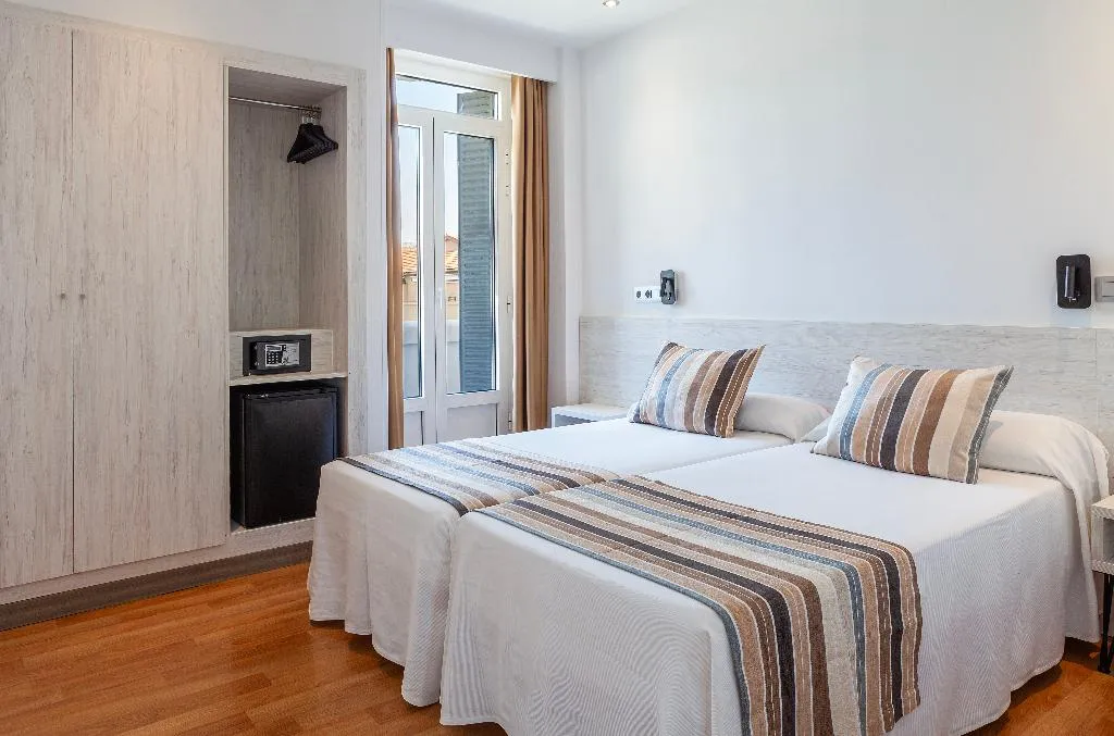 QUADRUPLE STANDARD Room, Mediodia, Madrid
