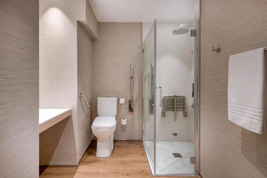 Room, AC Som, Barcelona