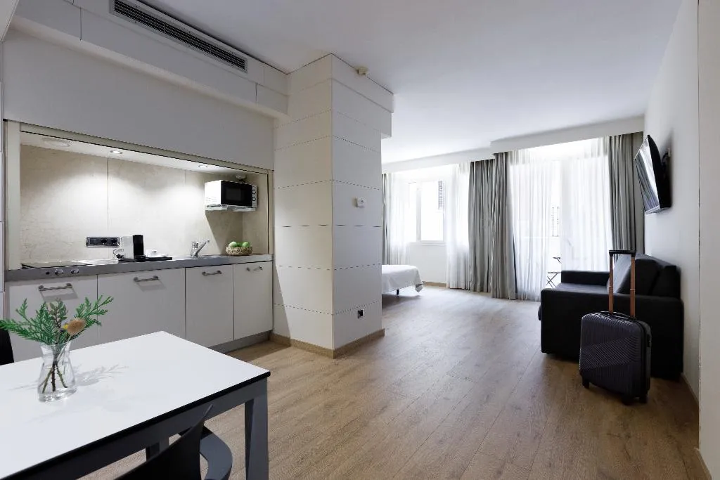 APARTMENT CAPACITY 1 Room, Aparthotel Mariano Cubi, Barcelona