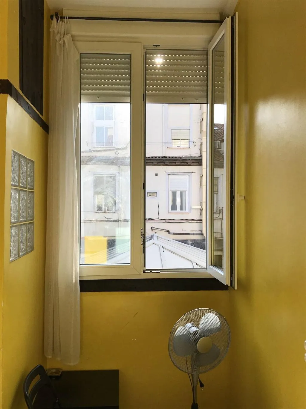 QUADRUPLE WITH SHARED BATHROOM Room, Hostal Apolo Xi, Madrid