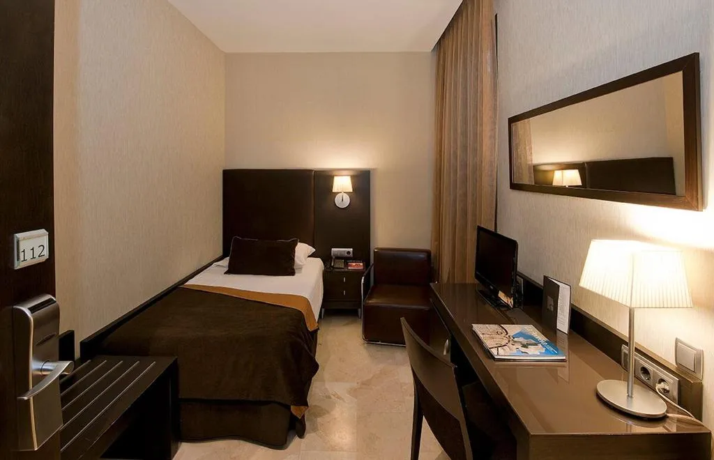 Room, Constanza, Barcelona