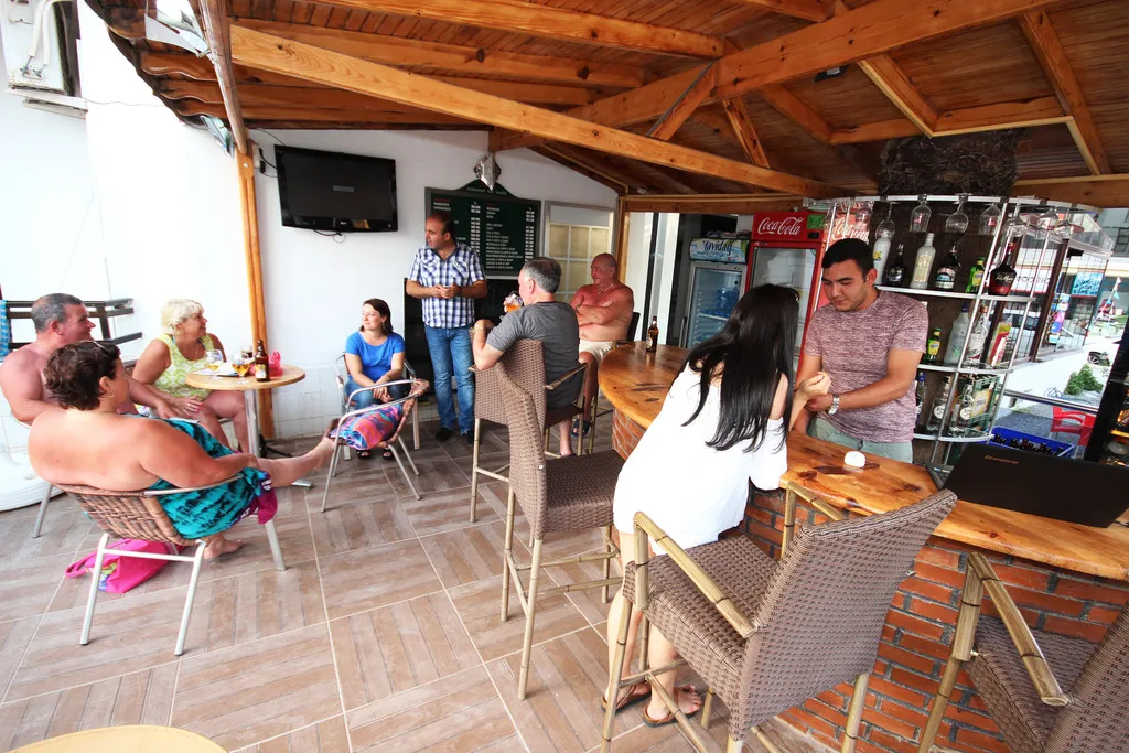 Bar, Delta, Bodrum