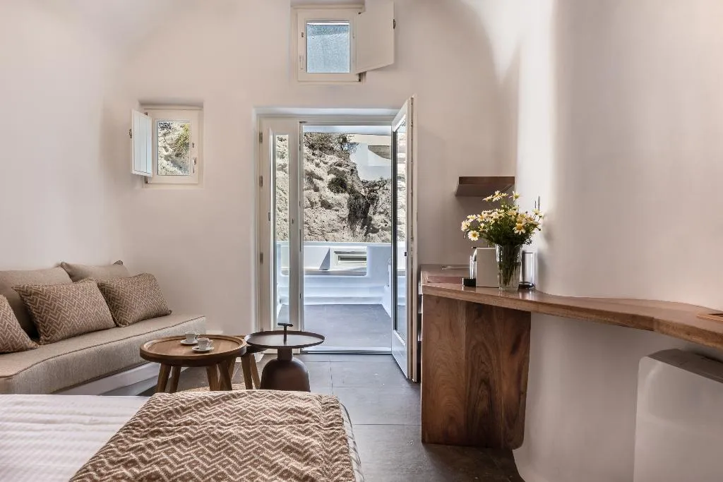 SUITE ONE BEDROOM Room, Victoria Caves, Santorini