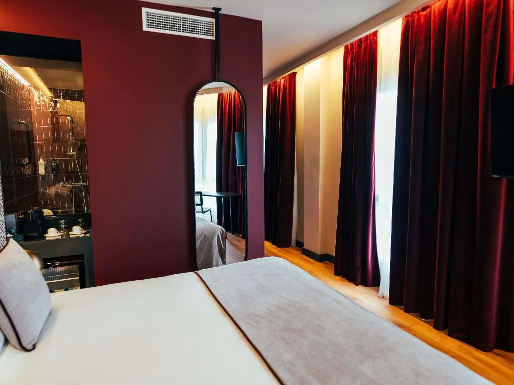 DOUBLE PREMIUM WITH VIEWS Room, Ibis Styles Madrid Centro Maravillas, Madrid