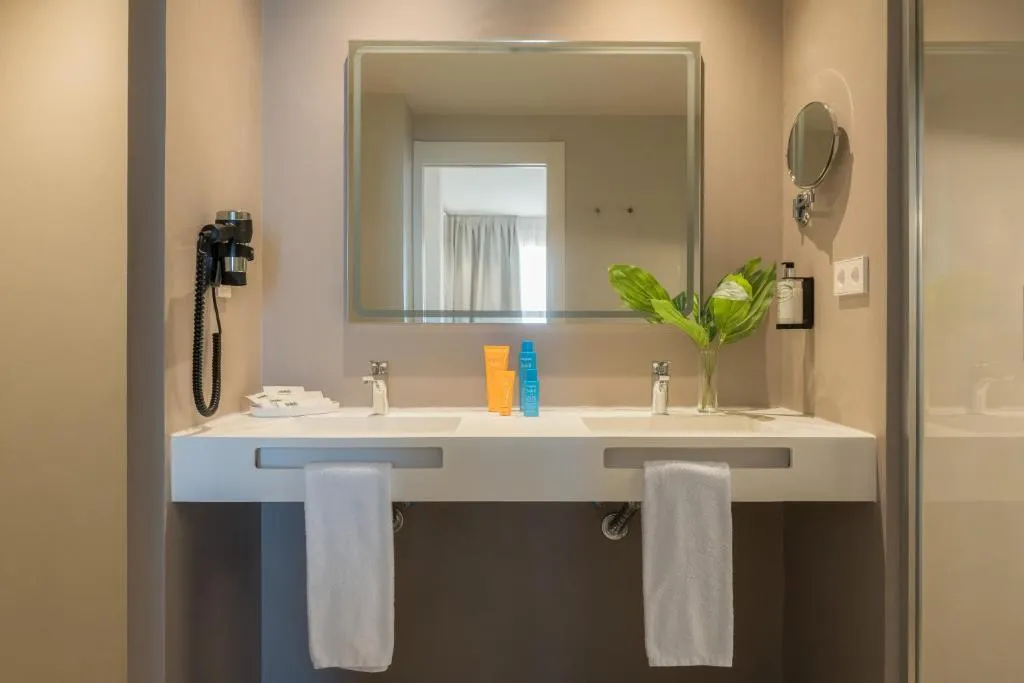 JUNIOR SUITE STANDARD Room, Eurosalou & Spa, Costa Dorada