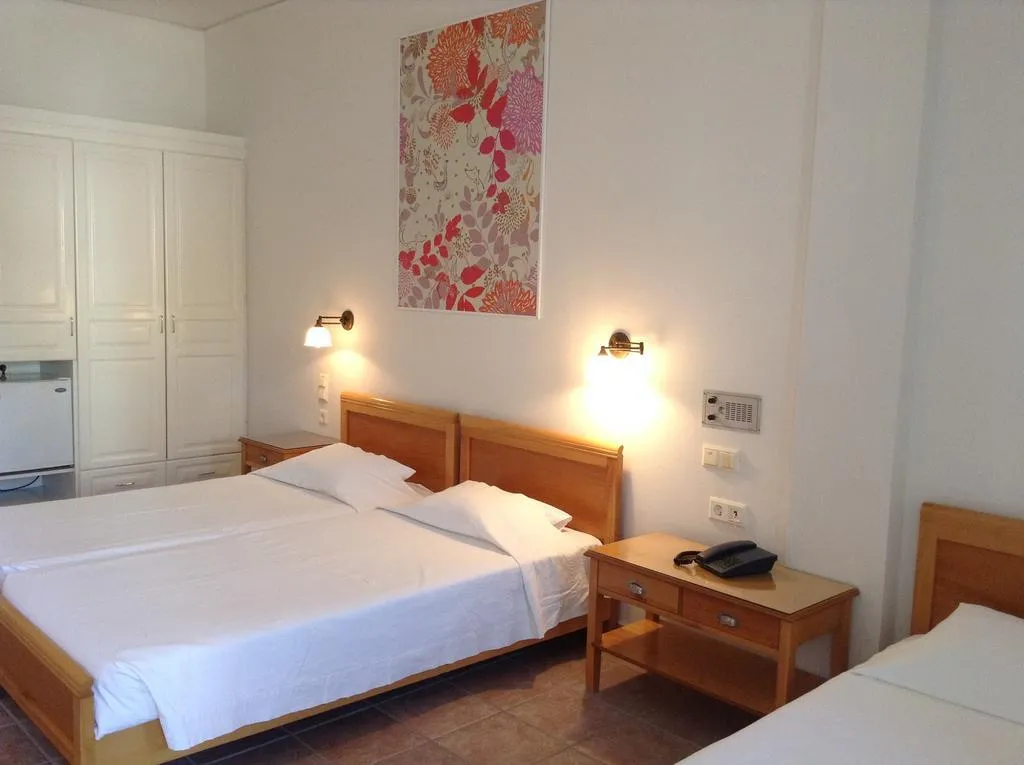 TRIPLE STANDARD Room, Rosebay, Santorini