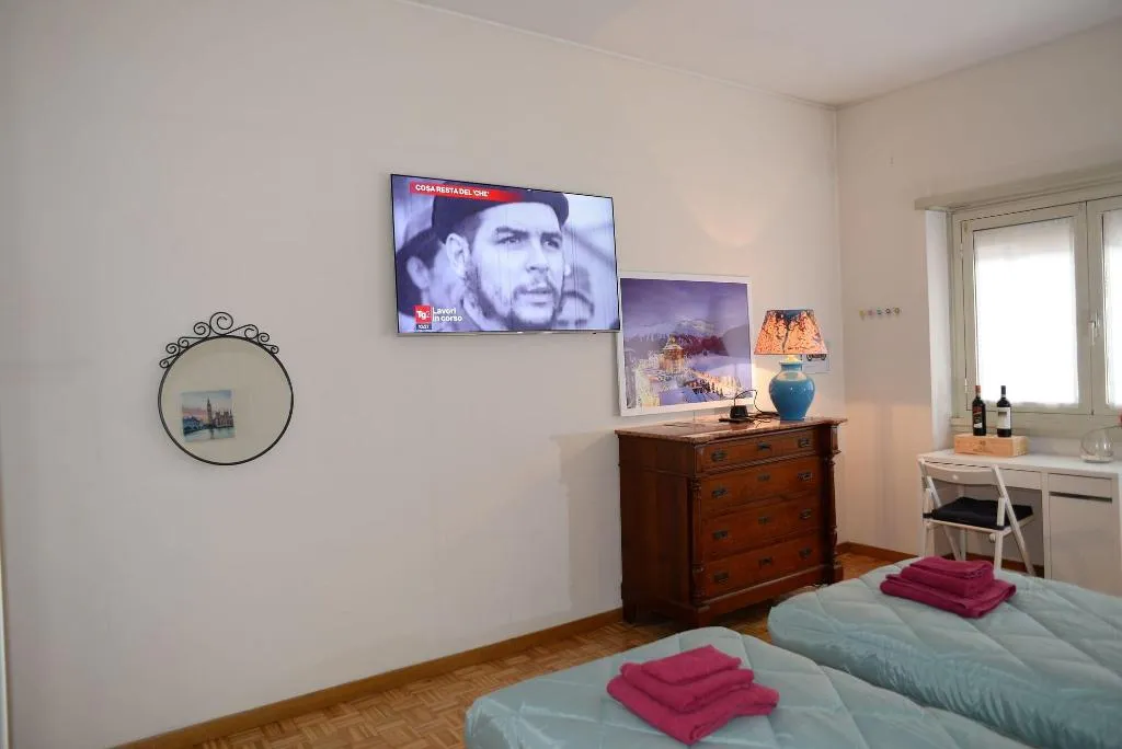 Room, Emilio's Home, Rome