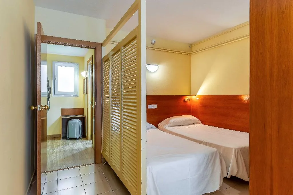 APARTMENT CAPACITY 2 Room, Aparthotel Bertran, Barcelona