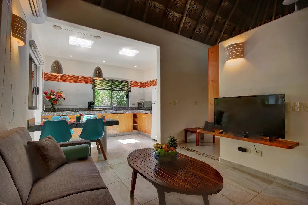 BUNGALOW GARDEN VIEW Room, Riviera Maya Suites, Playa Del Carmen