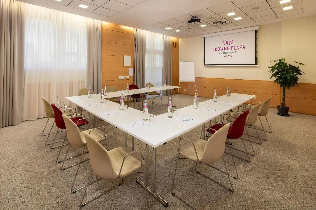 Conferences, Crowne Plaza Padova, Venice