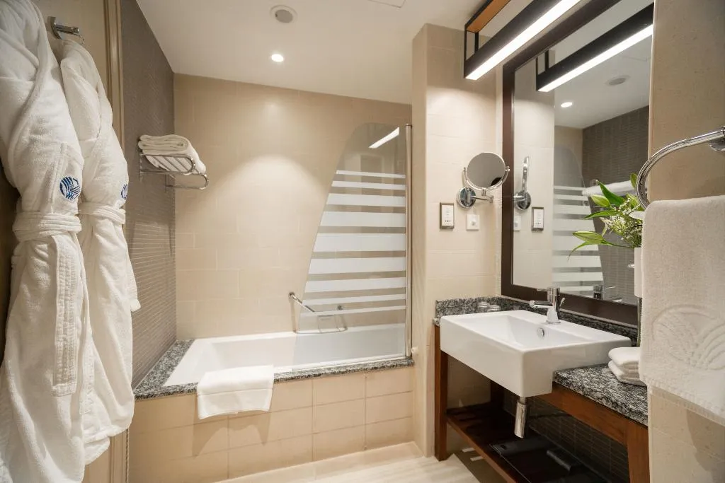 FAMILY ROOM WITH BALCONY Room, Amwaj Rotana-Jumeirah Beach, Dubai