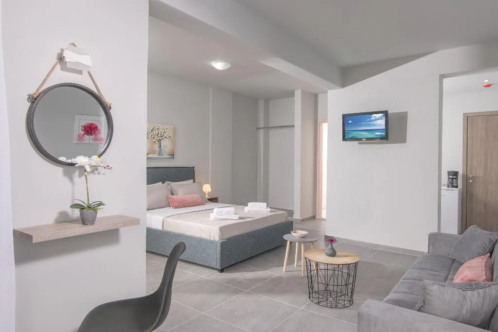 TRIPLE CAPACITY 3 Room, Golden Sunlight, Crete