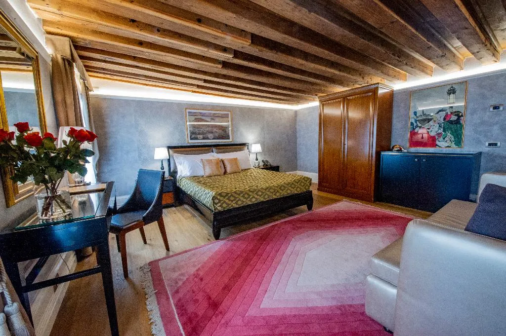 DOUBLE DELUXE Room, EGO' Residence Venice, Venice