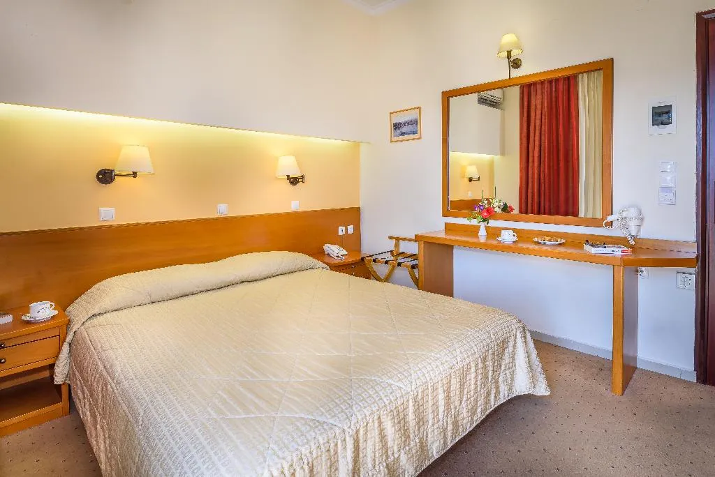 Double or Twin STANDARD Room, Chrispy City Living, Crete